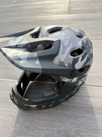 Used 2024 Bell super DH Spherical MIPS bike — image 3 of 4