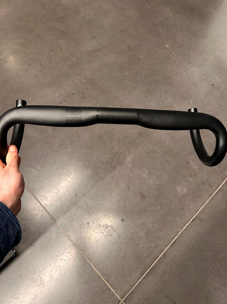 Used Cervelo AB07 Alloy Handlebar 440 mm 2023 bike — image 2 of 3