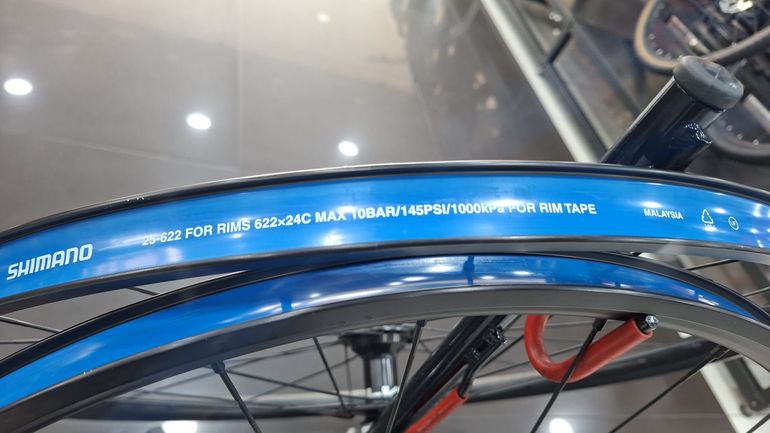 Used Shimano MT500 29" Wheelset 2026 bike — image 6 of 9