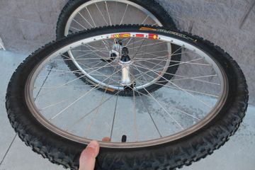 Used Mavic MTB 26" V-Brake X517 bike — image 9 of 10