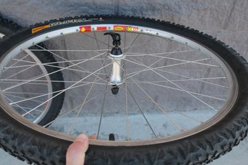 Used Mavic MTB 26" V-Brake X517 bike — image 8 of 10