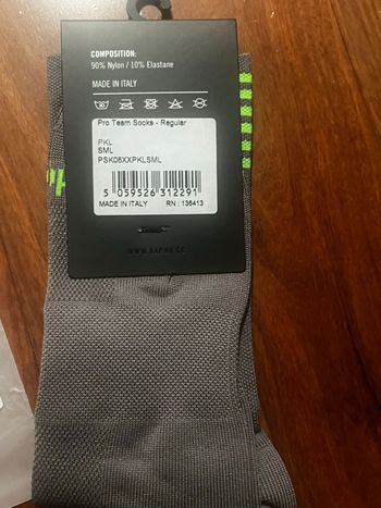 Used Rapha PRO TEAM SOCKS bike — image 3 of 4