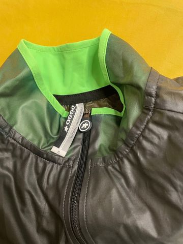 Used Assos Antivento Windstopper Mille GT bike — image 2 of 9