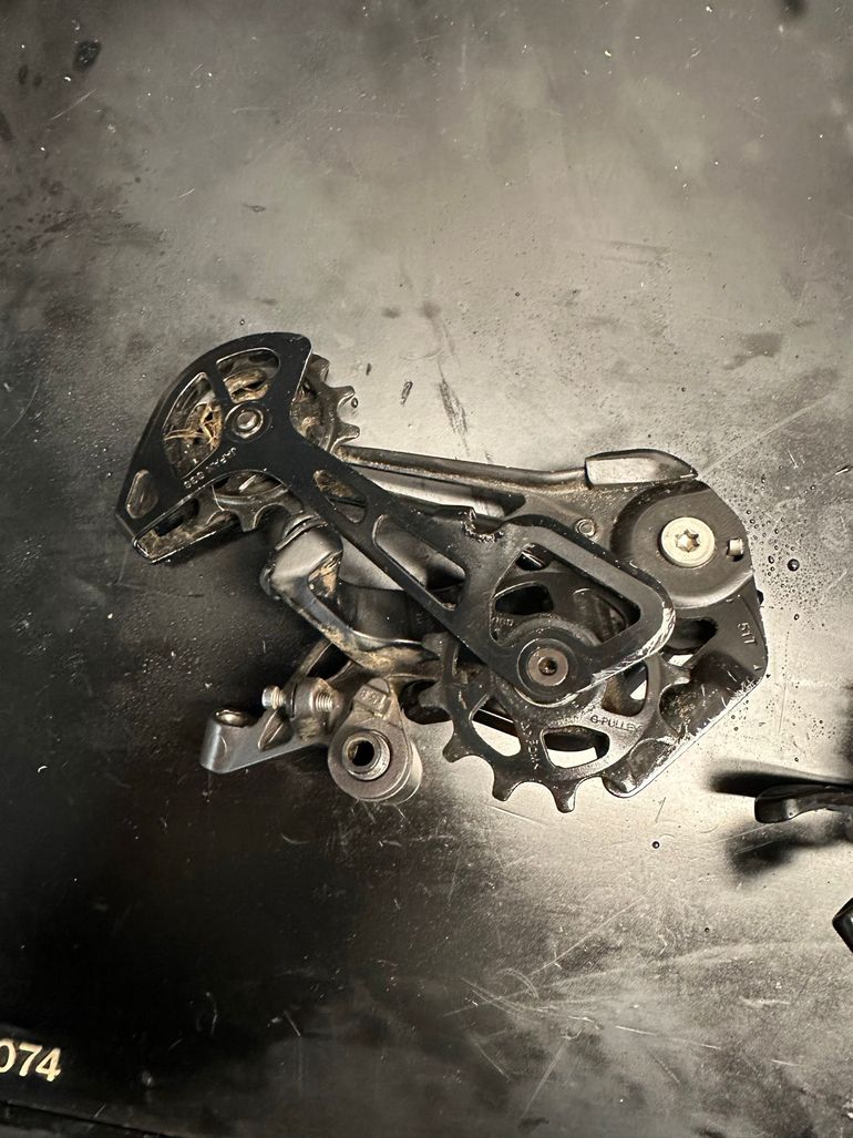 Used 2025 XT 12-speed Manettino & Rear Derailleur bike — image 4 of 7