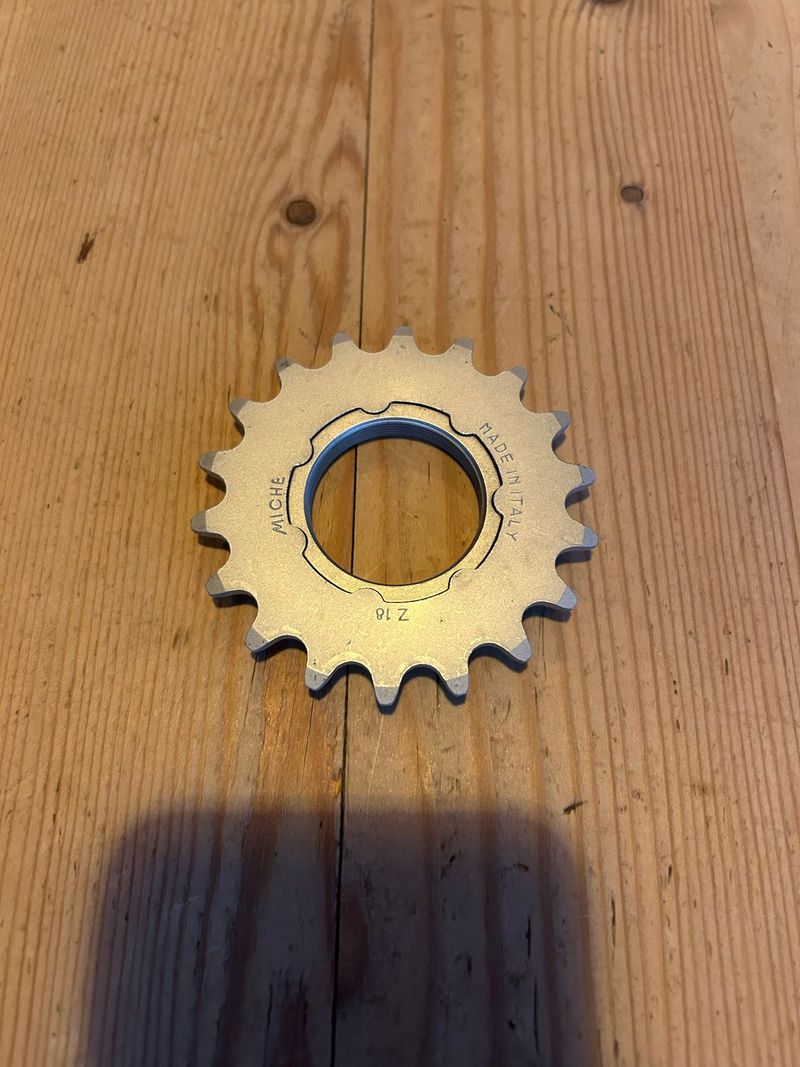 Miche 18T Track Cog Drivetrain & Pedals usato