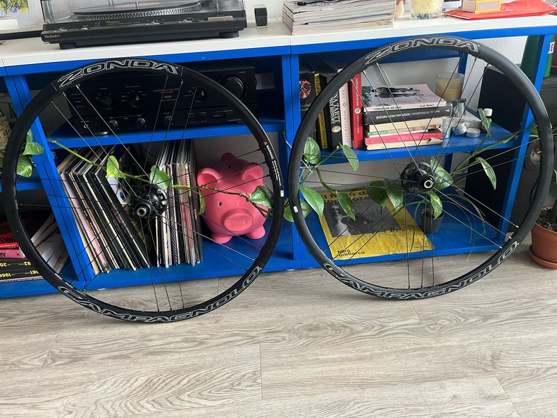 Used 2023 Campagnolo Zonda Wheels