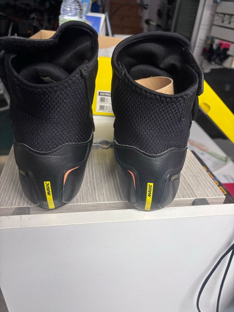 Used 2024 scarpe bike — image 2 of 3