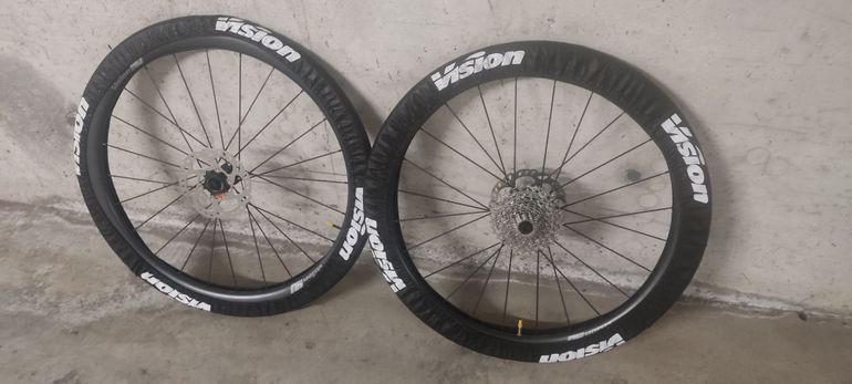 Used Vision SC 40 Disc TLR bike — image 1 of 4
