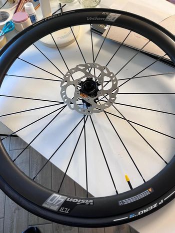 Used Vision SC 40 Disc TLR bike — image 3 of 4