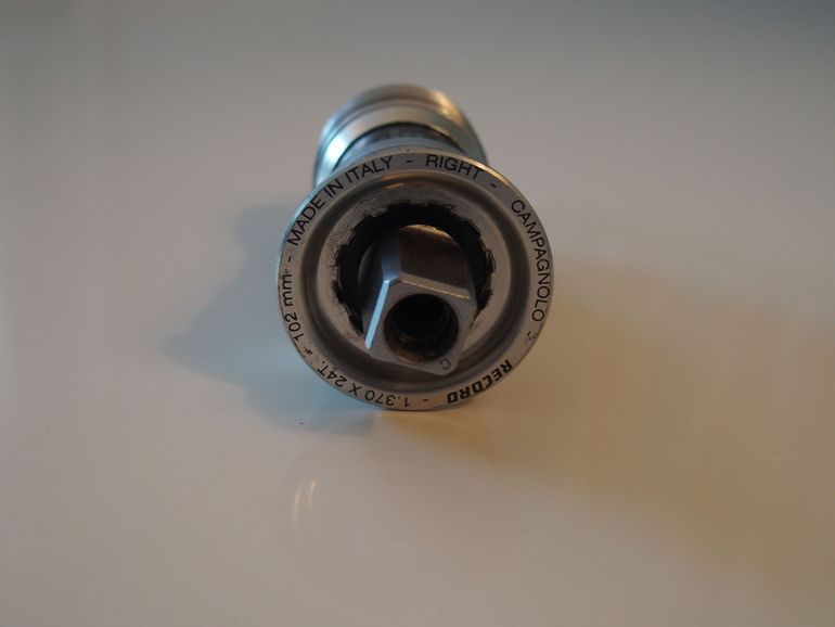 Used Campagnolo Record Carbon Innenlager 102 mm bike — image 2 of 4