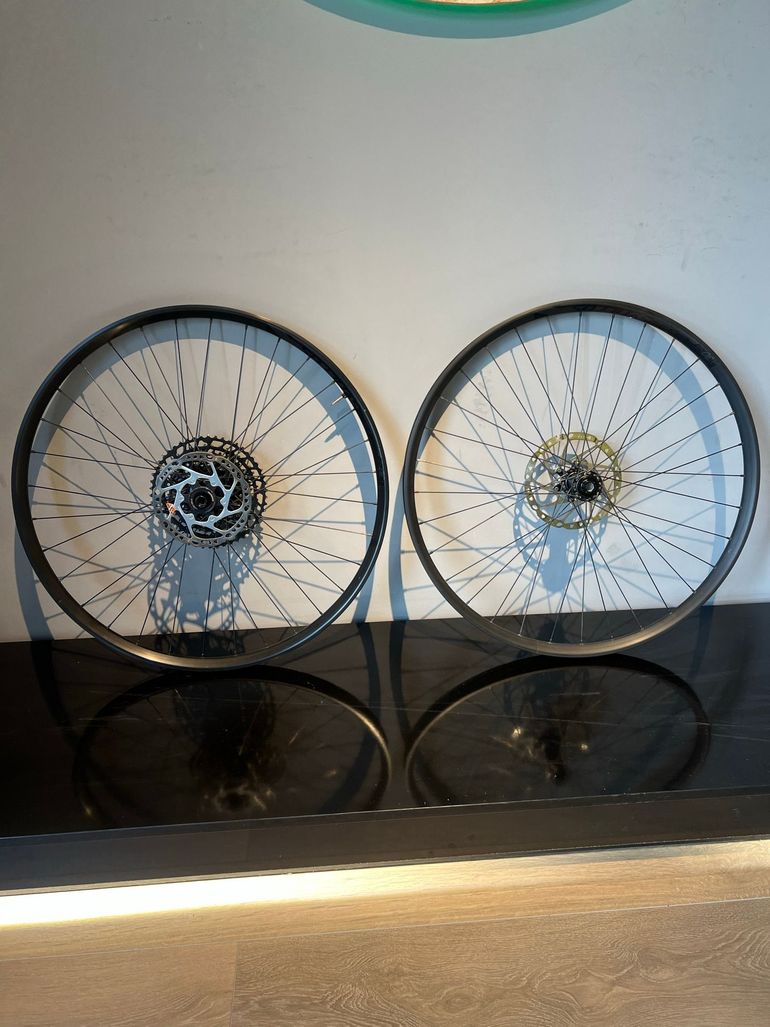 Used 2023 X30 SE bike — image 8 of 8