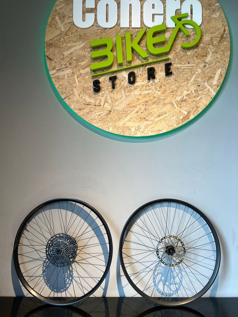 Used 2023 X30 SE bike — image 1 of 8