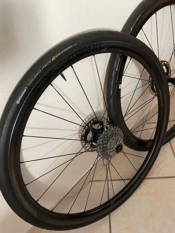 Použité Specialized Roval CLX 32 Carbon Tubeless Clincher Wheelset bike — obrázek 4 z 6