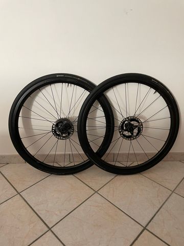 Brugt Specialized Roval CLX 32 Carbon Tubeless Clincher Wheelset Wheels