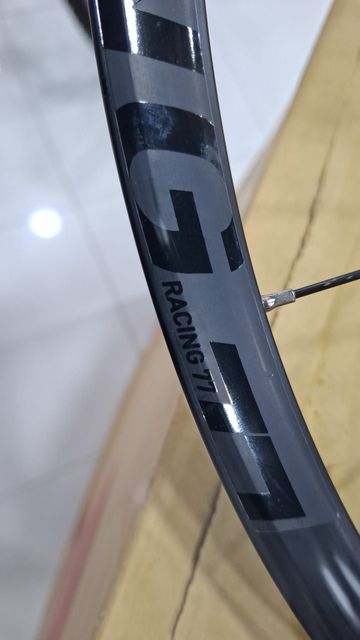 Gebrauchtes Fulcrum Racing 77 Center-lock 2026 bike — Bild 8 von 9