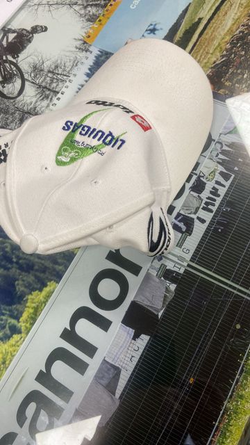 Brugt Liquigas Cappellino con visiera bike — billede 2 af 2
