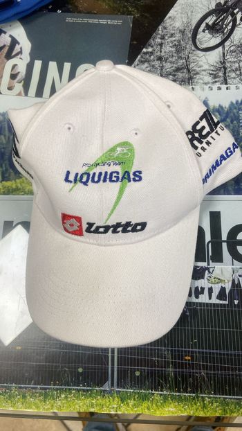 Used Liquigas Cappellino con visiera bike — image 1 of 2