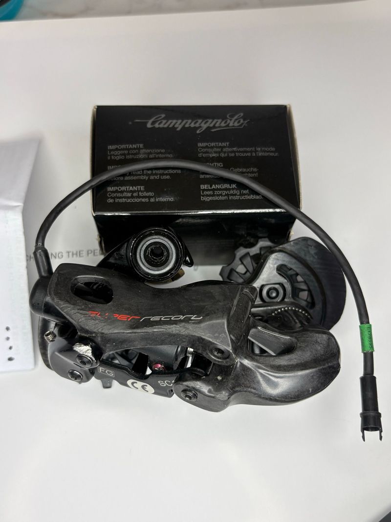 Brugt Campagnolo Super Record 12-speed Drivetrain & Pedals