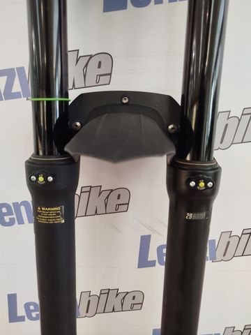 Used Dvo Onyx SC 29" 160mm bike — image 4 of 4