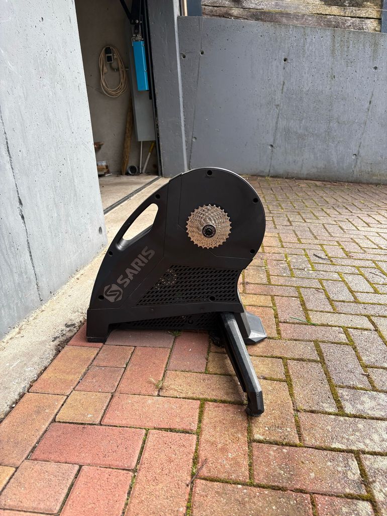 Used Saris H3 bike — image 1 of 5