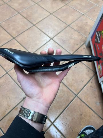 Used Giant Contact SLR saddle bike — image 3 of 4