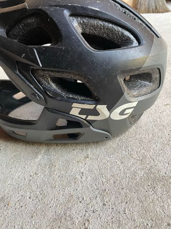 Used 2022 casque intégral bike — image 2 of 5
