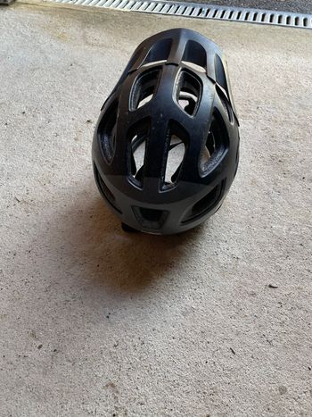 Used 2022 casque intégral bike — image 4 of 5