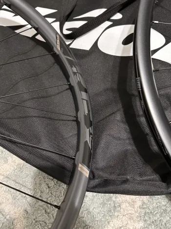 Used Vision KFX i28 Carbon Wheelset 29” Boost XDR 2025 bike — image 4 of 4