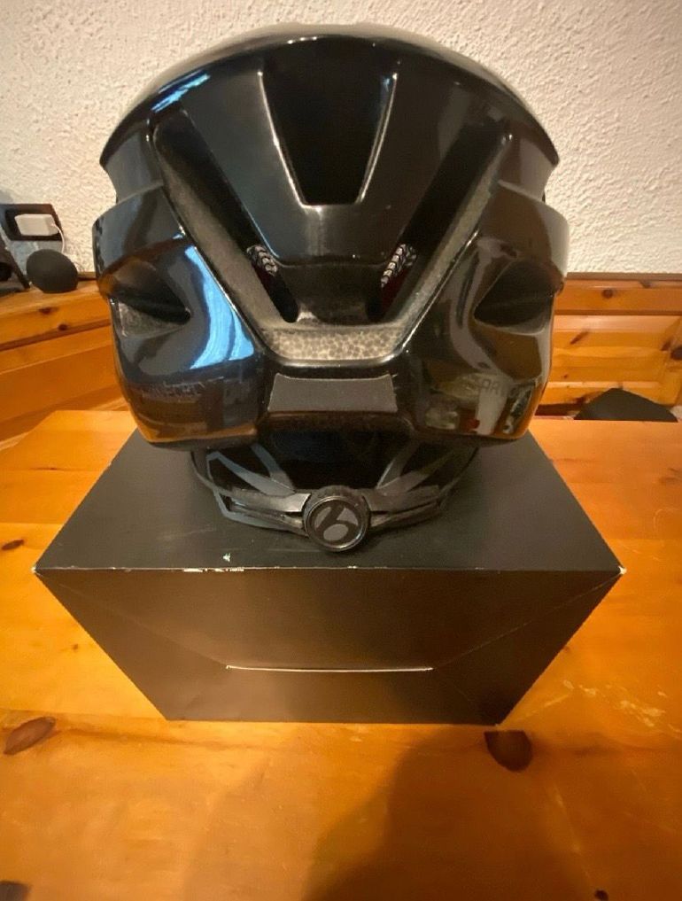 Used 2024 Stravos Wavecel Helmet bike — image 2 of 6