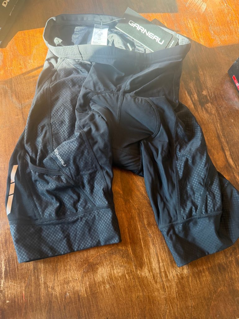 Used Louis Garneau Optimum 2 Shorts bike — image 2 of 4