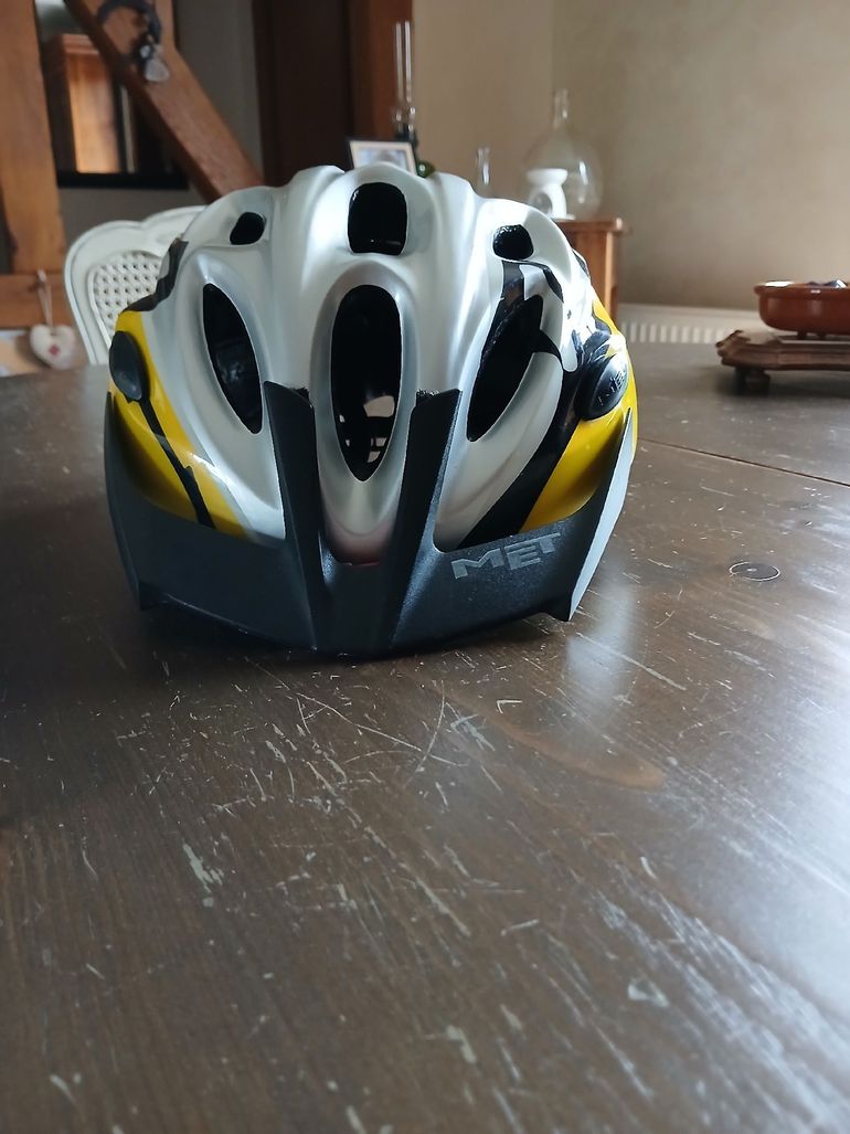 Used MET Casque VTT bike — image 2 of 5