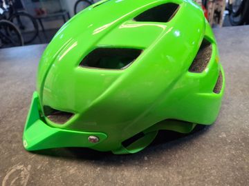 Used Giro Feature bike — image 2 of 5