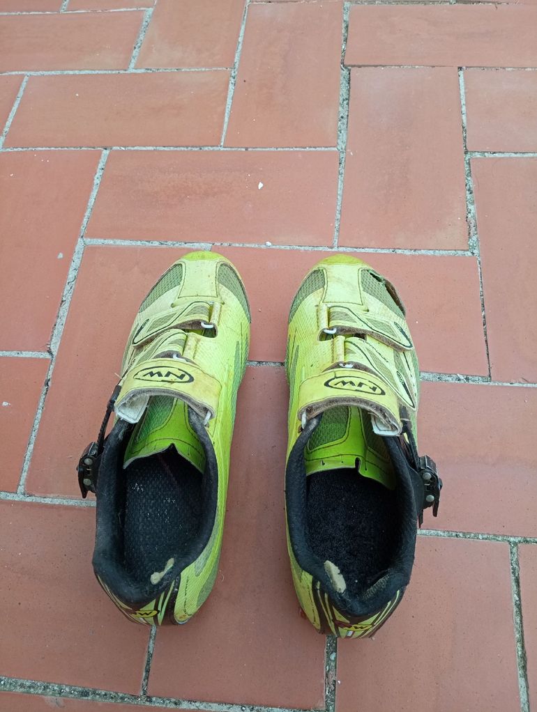 Used 2022 Zapatillas BTT bike — image 1 of 4
