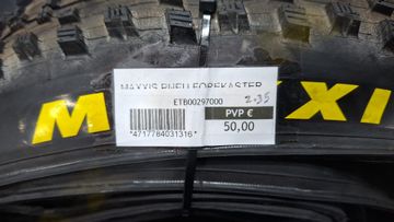 Used Maxxis Foreskaster 29x2.35 Kevlar Preto 2026 bike — image 2 of 6