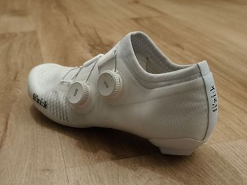 Käytetty 2025 Sapatos de estrada Fizik Vega Carbon modelo Team Movistar "NOVOS" bike — kuva 7 / 8