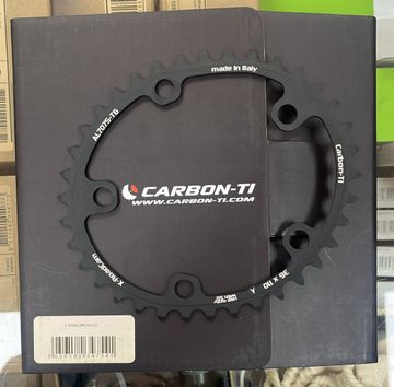 Carbon-Ti Ovalado 4 x 110BCD 36 Dientes 2X Drivetrain & Pedals usato