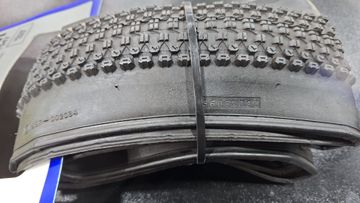 Used Kenda Small Block Eight 26x1.90 TLR 2026 bike — image 4 of 7