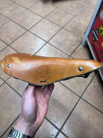 Used Deluxe Leather Saddle bike — image 3 of 3