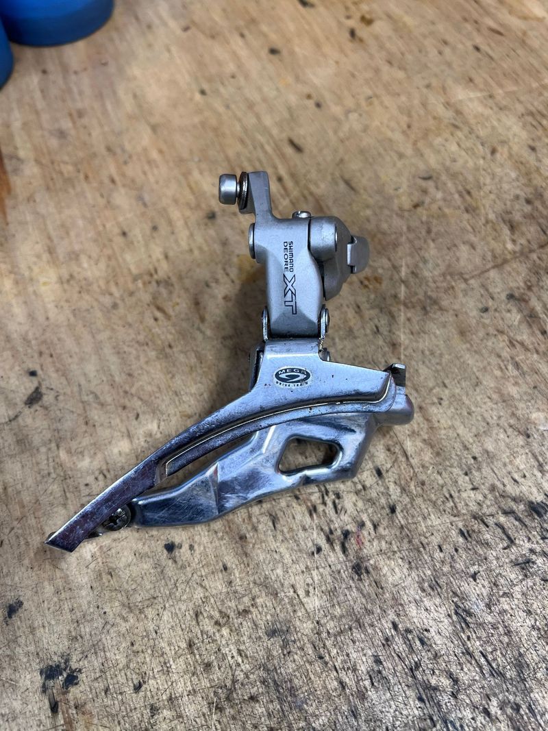 Brugt Shimano Deore XT FD-M751 Front Derailleur Drivetrain & Pedals