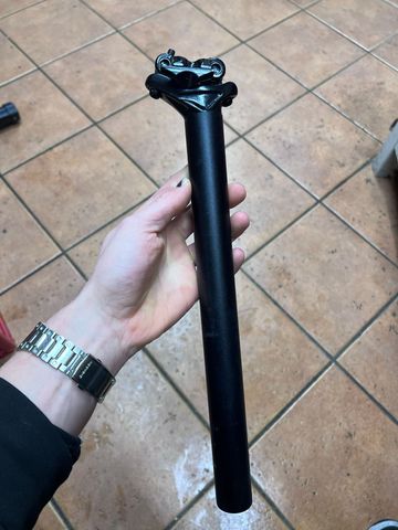 Used NoName Seatpost 31.6 Saddles & Seatposts