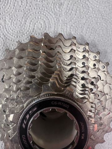 Used Shimano CS-R7000 11s bike — image 2 of 4