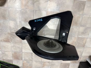 Used 2023 Rodillo inteligente bike — image 4 of 4