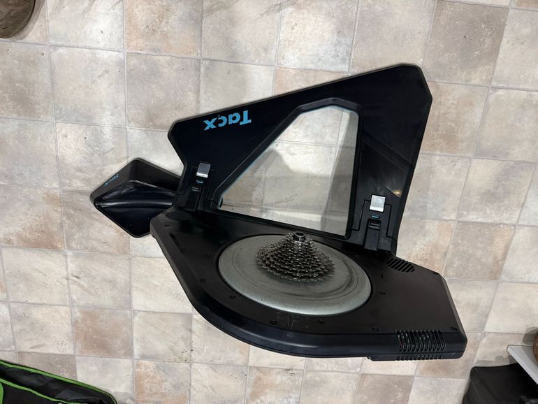 Used 2023 Rodillo inteligente bike — image 4 of 4