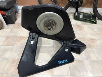 Used 2023 Rodillo inteligente bike — image 3 of 4