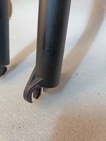 Used RockShox Tora Fork 2025 bike — image 2 of 6