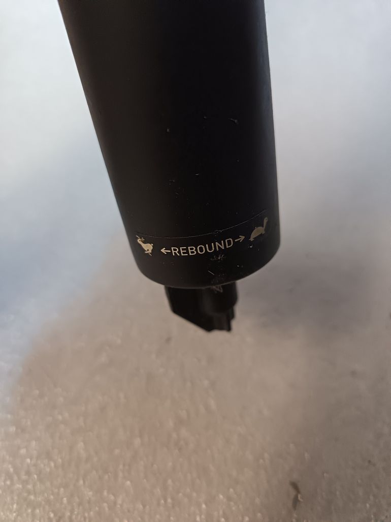 Used RockShox Tora Fork 2025 bike — image 5 of 6