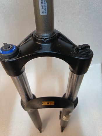 Used RockShox Tora Fork 2025 bike — image 3 of 6