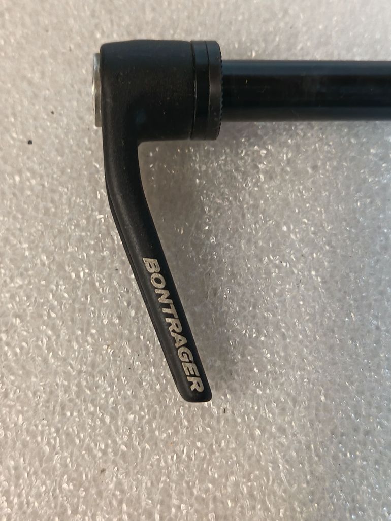 Used Bontrager Traversant 122 Axle 2025 bike — image 2 of 3