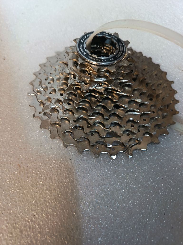 Used Shimano 105 R7000 12 vitesses 2025 bike — image 1 of 2