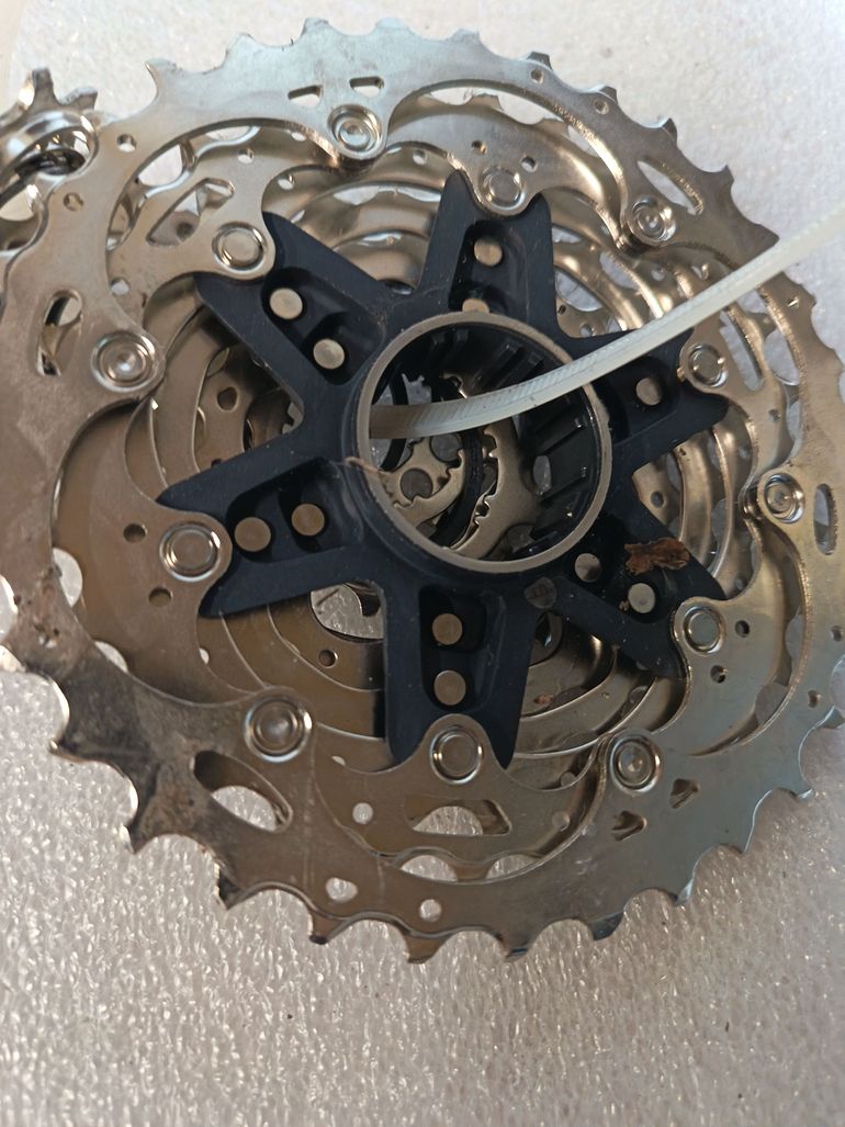 Used Shimano 105 R7000 12 vitesses 2025 bike — image 2 of 2